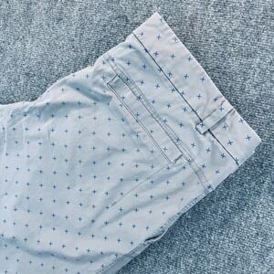 Lululemon Men's 40 Commission Short Light Grey Navy Blue Cross Print Chino Golf